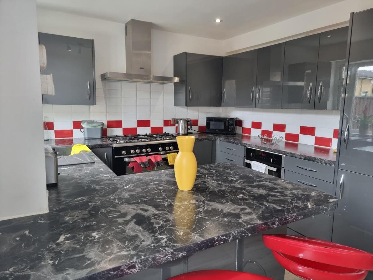 Spacious House In Central مانشستر المظهر الخارجي الصورة
