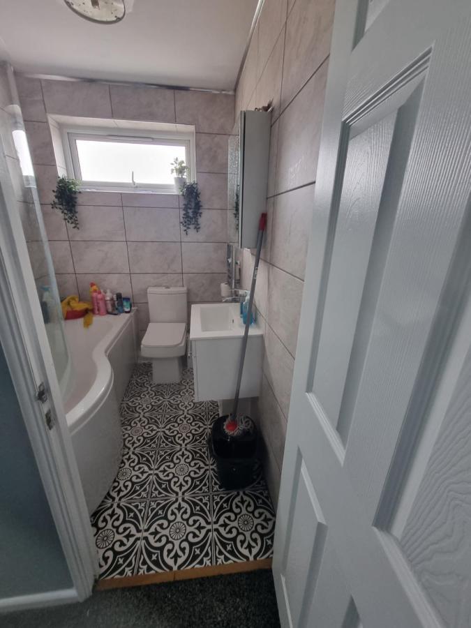 Spacious House In Central مانشستر المظهر الخارجي الصورة