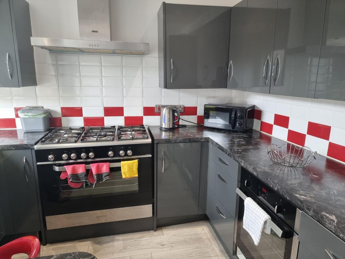 Spacious House In Central مانشستر المظهر الخارجي الصورة